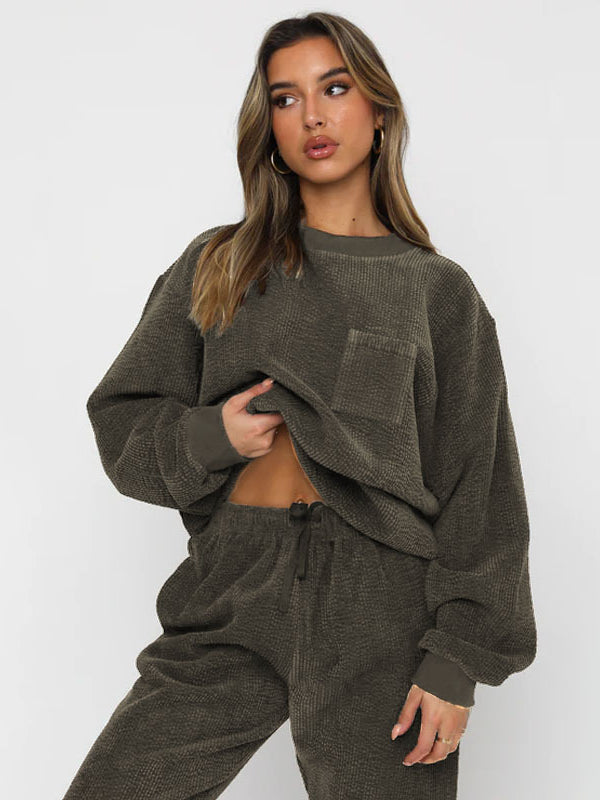 Set da salotto casual strutturato per weekend rilassati
