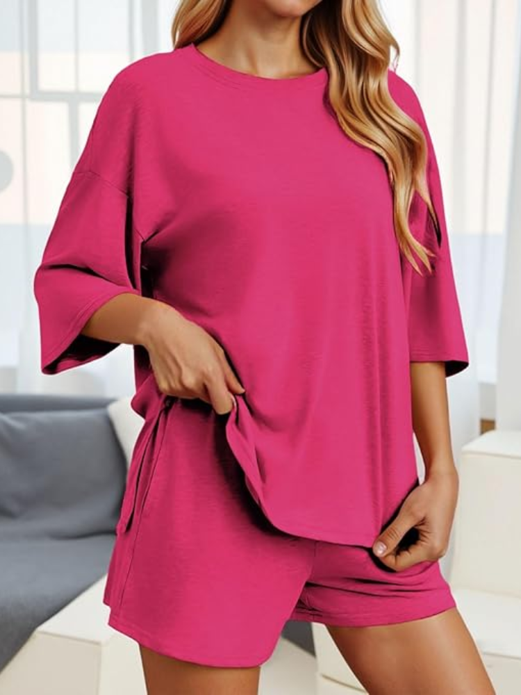 Completo da salotto morbido ed elasticizzato da donna: comodo ed elegante completo da 2 pezzi