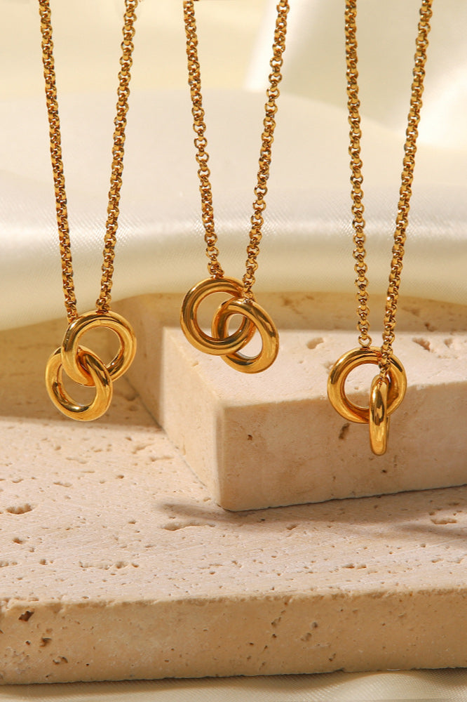 Elegante collana a catena con maglie d'oro