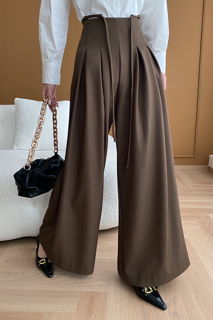 Lussuosi pantaloni a vita alta e gamba larga