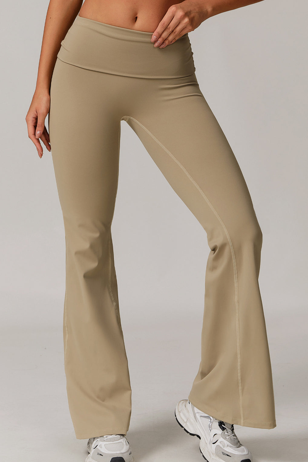 Pantaloni a zampa a vita alta Contour Flow