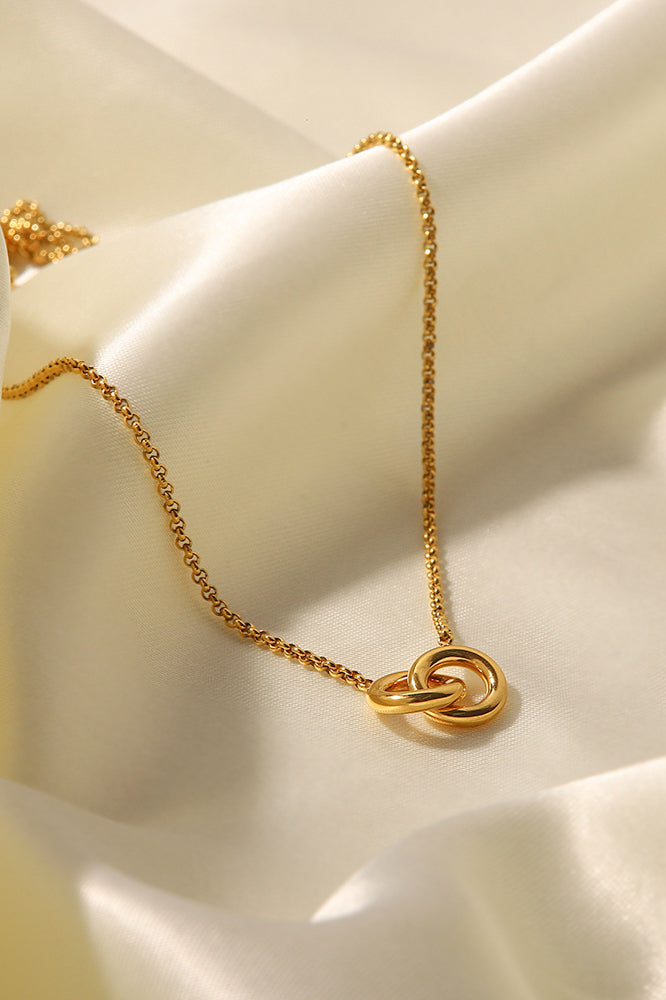 Elegante collana a catena con maglie d'oro