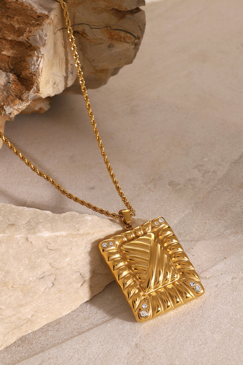 Elegante collana con ciondolo in oro da donna per occasioni speciali