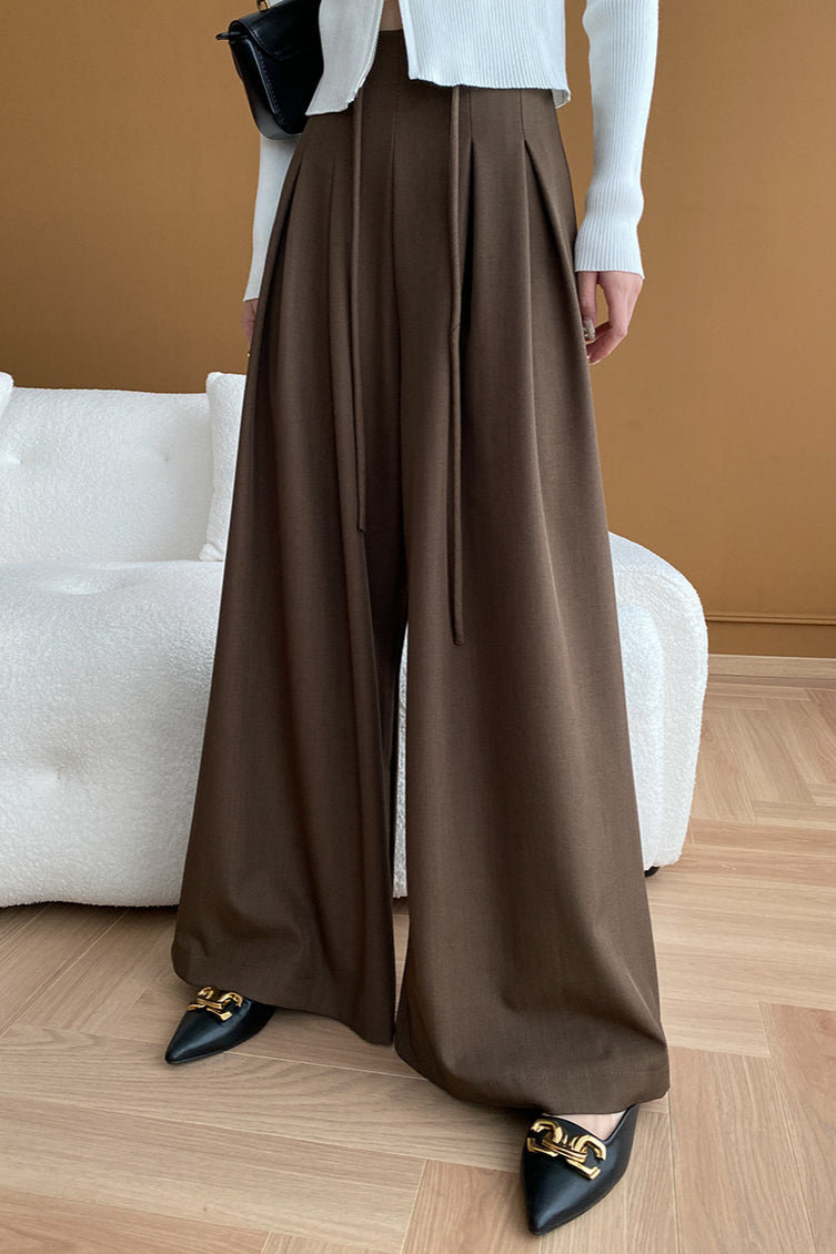 Lussuosi pantaloni a vita alta e gamba larga
