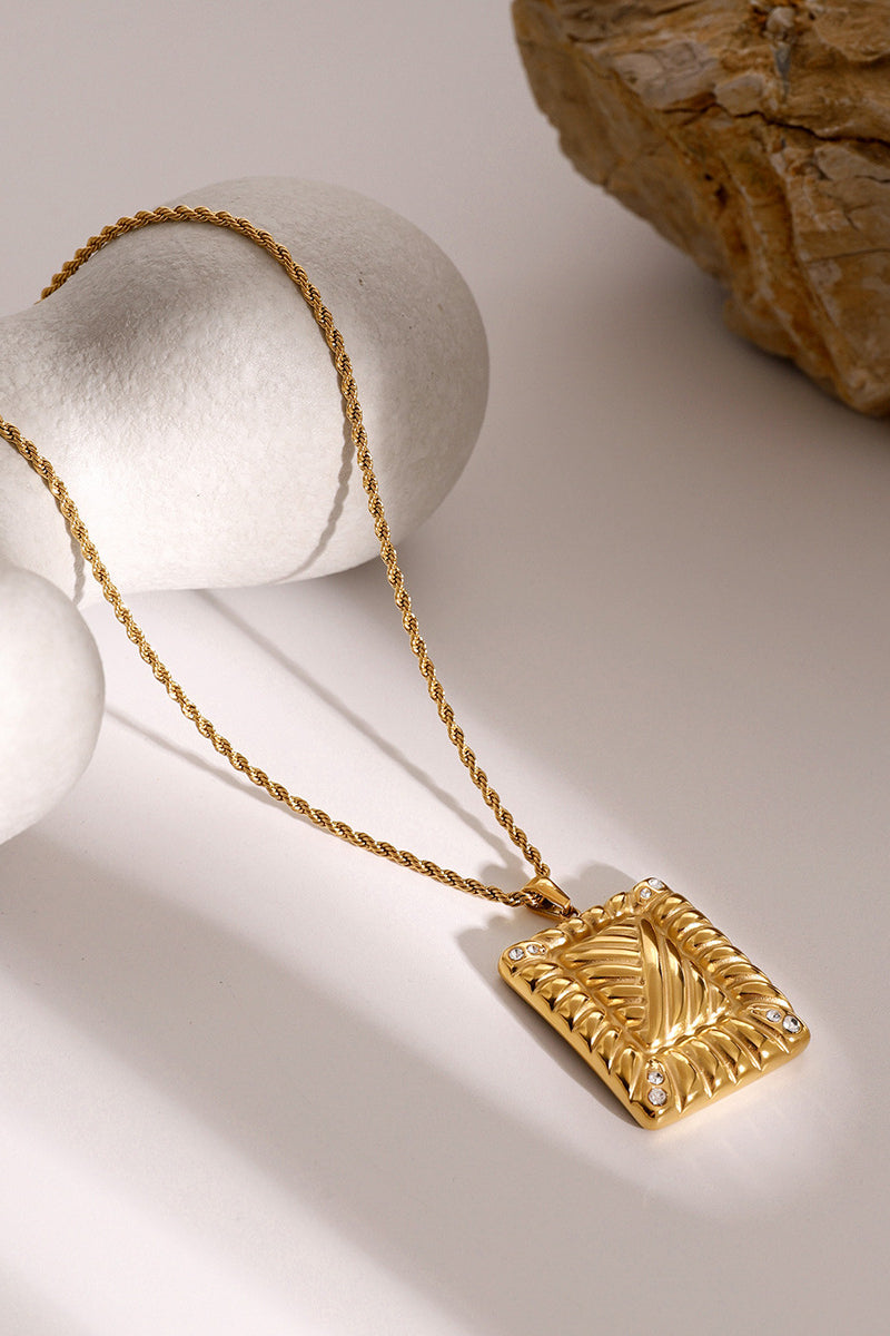Elegante collana con ciondolo in oro da donna per occasioni speciali