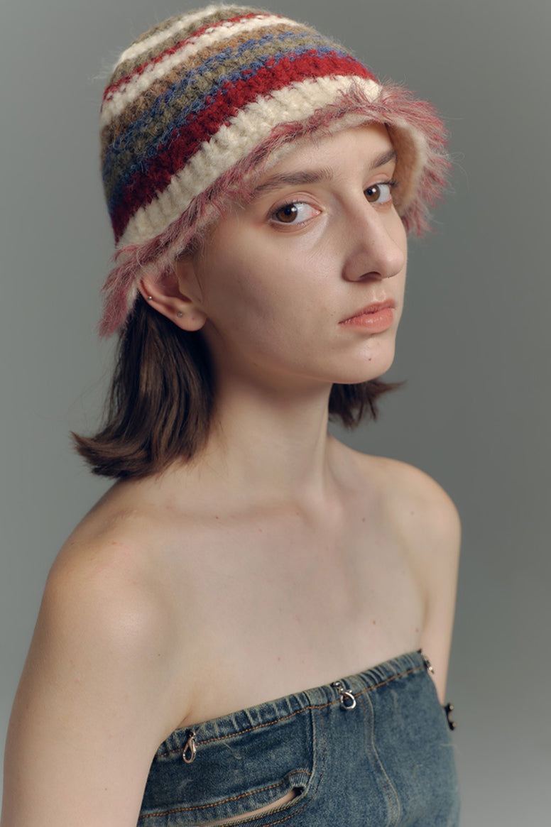Cappello a secchiello a righe