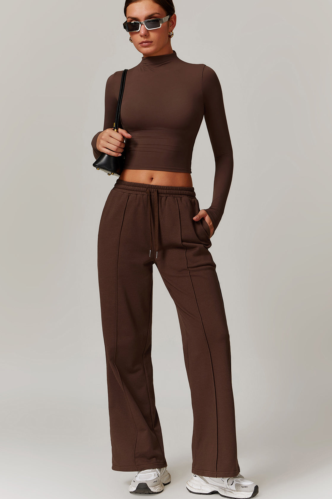 Comodi pantaloni casual da donna con coulisse marrone per il tempo libero