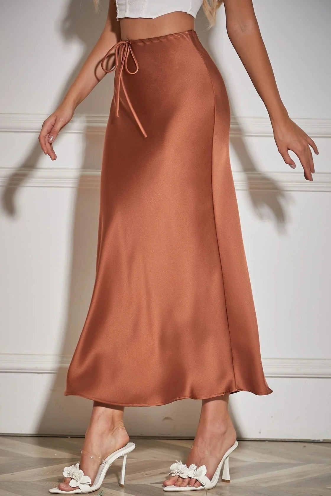 Gonna lunga con cintura in terracotta