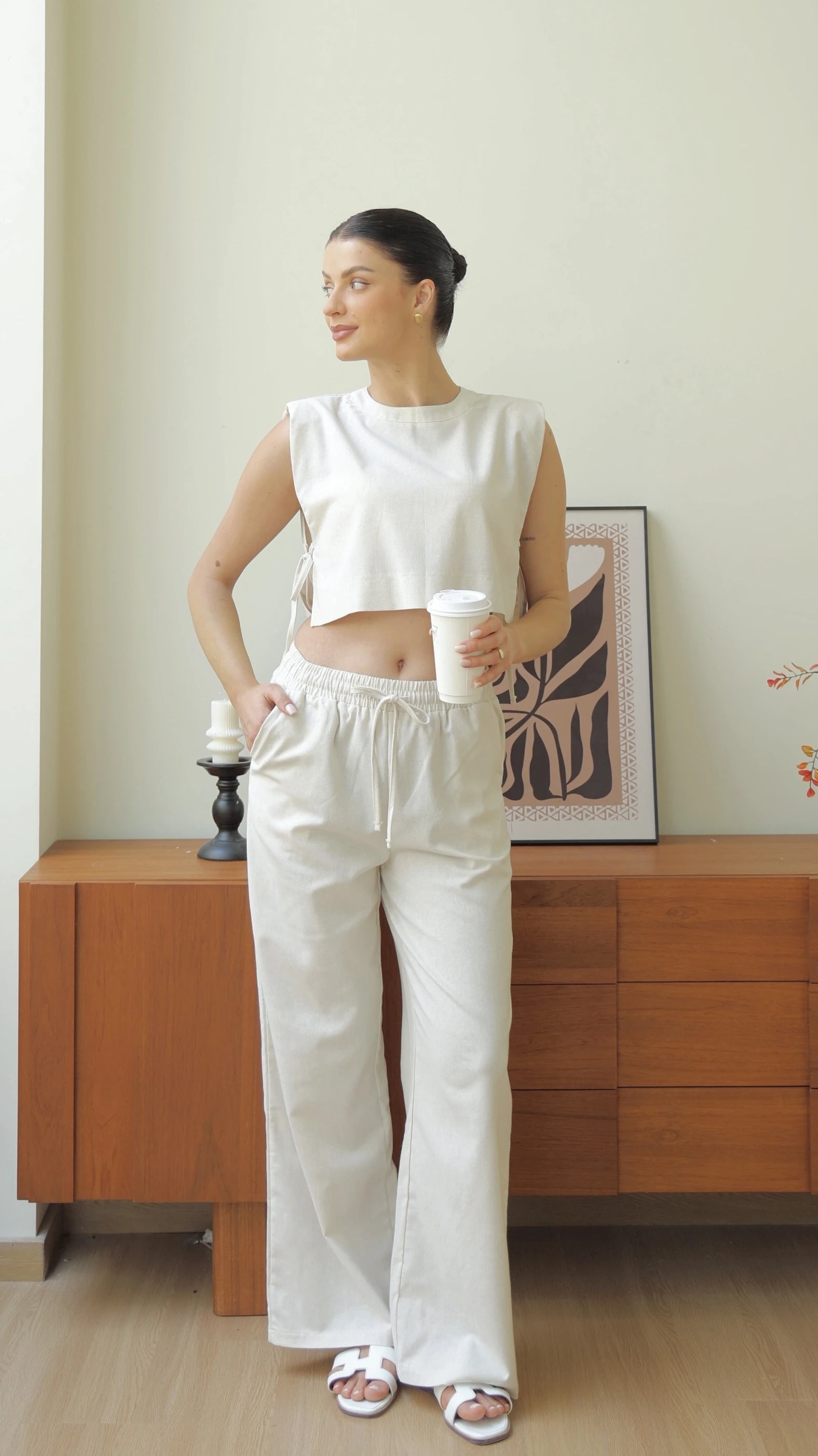 Set casual di pantaloni di lino e top corto in due pezzi