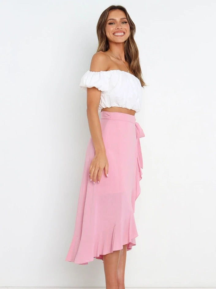 Gonna lunga asimmetrica con volant in vita e cintura rosa tenue