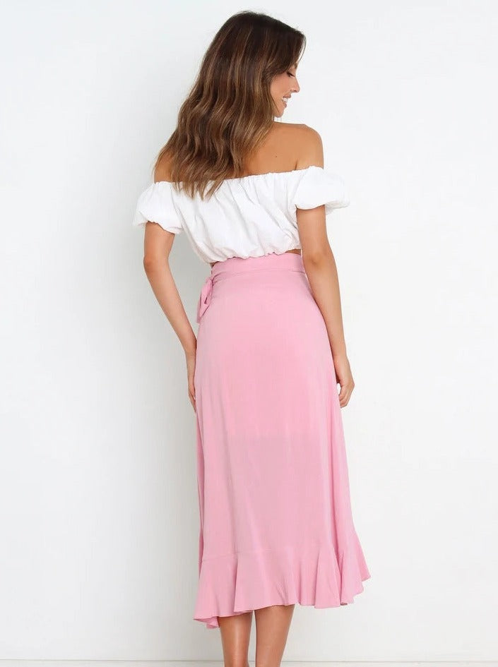 Gonna lunga asimmetrica con volant in vita e cintura rosa tenue