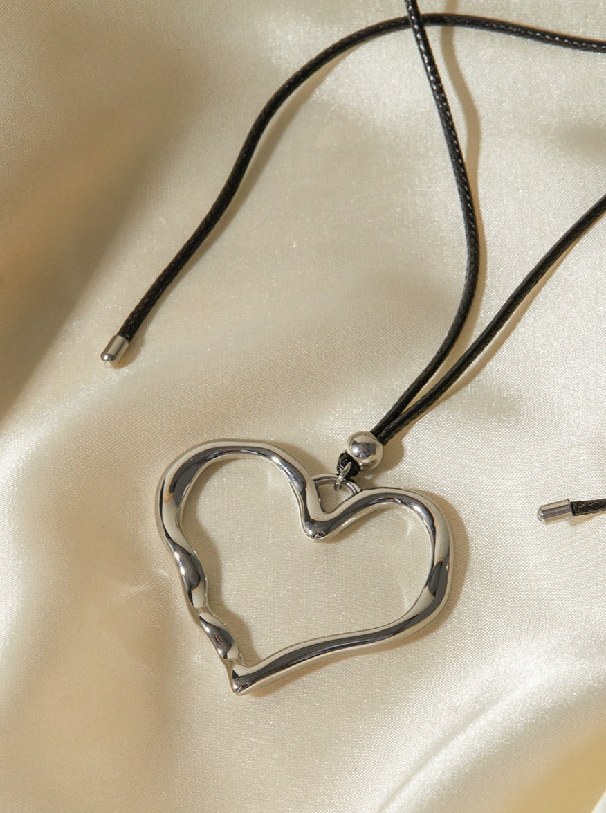 Collana con ciondolo a forma di cuore in acciaio inossidabile