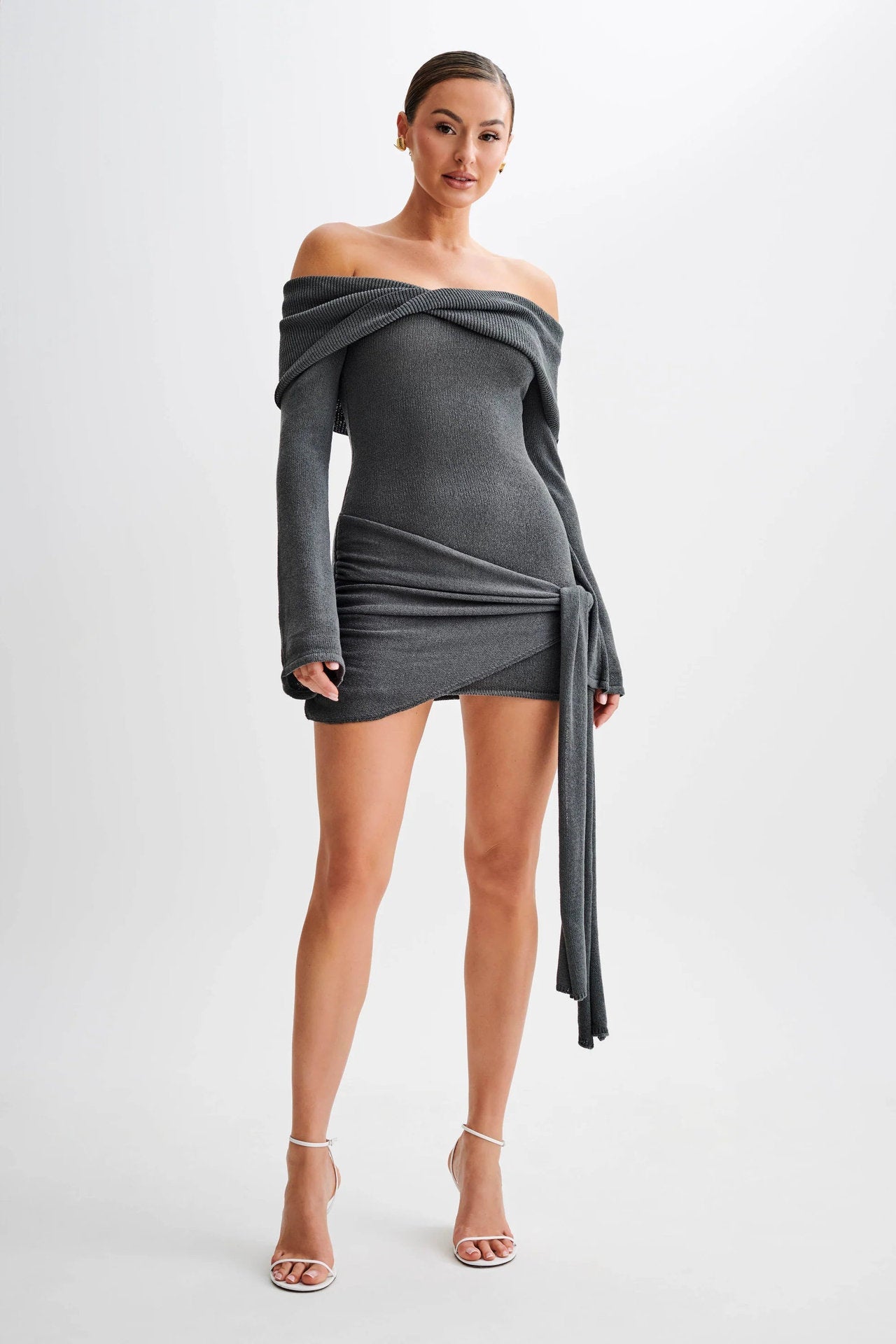 Abito da donna in maglia testurizzata con spalle scoperte
