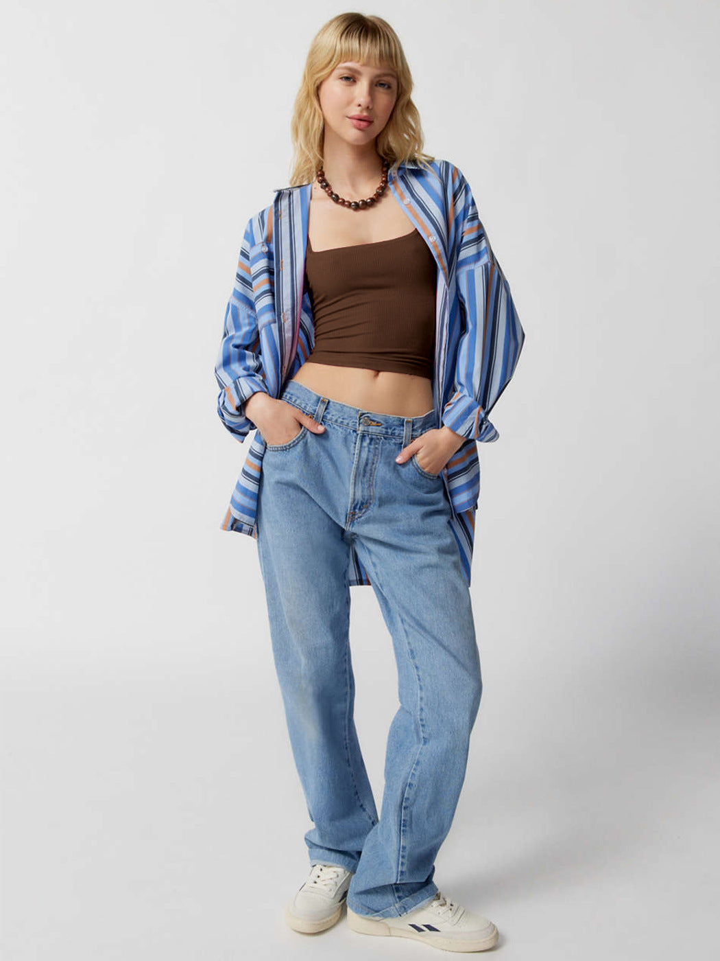 Top corto sexy a coste lavorato a maglia marrone