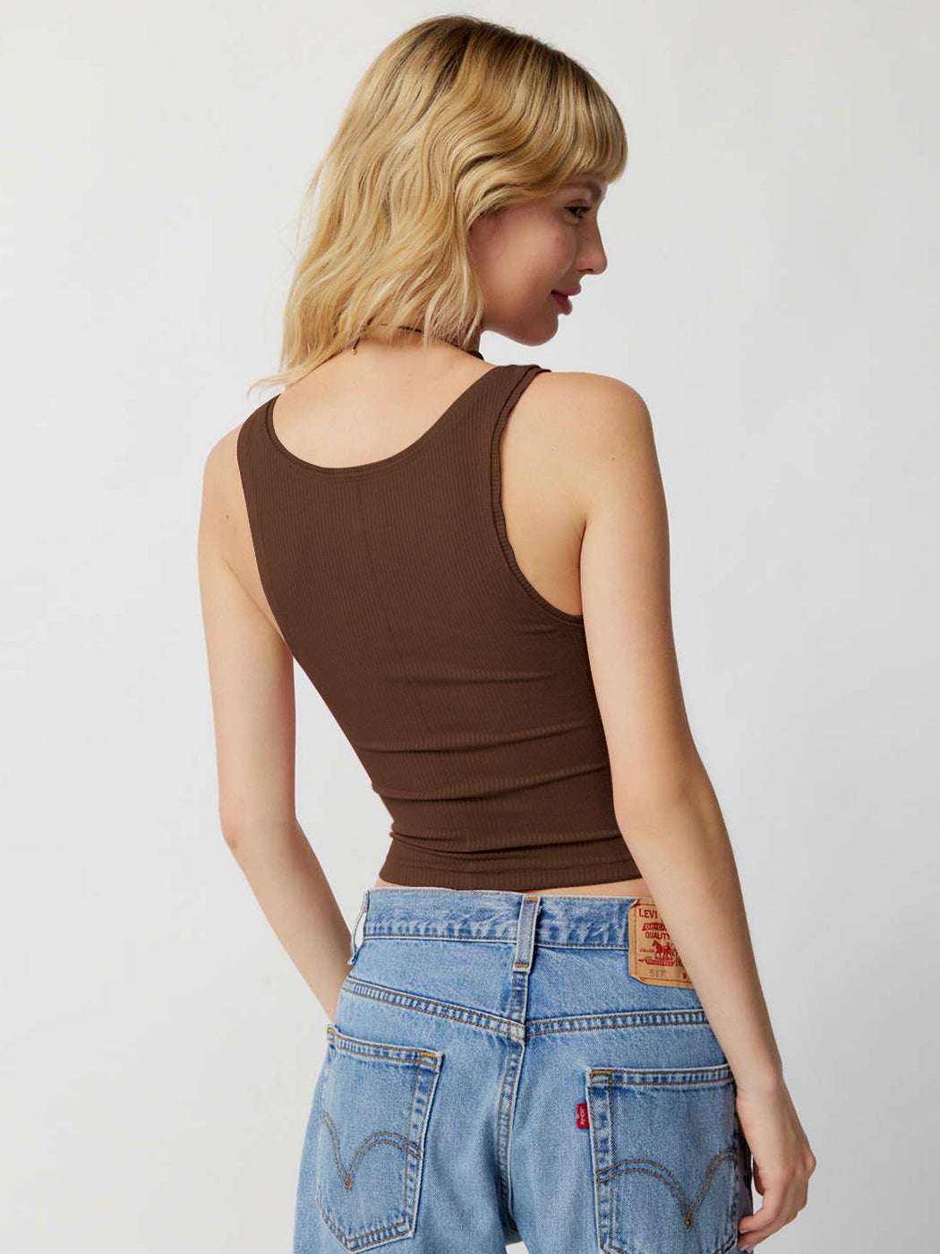 Top corto sexy a coste lavorato a maglia marrone