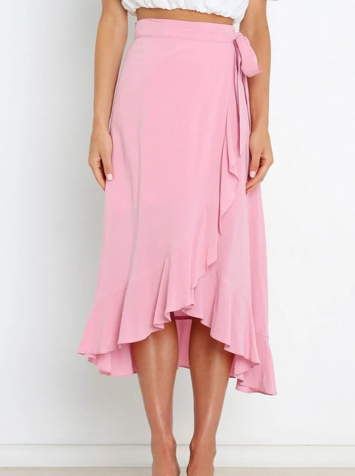Gonna lunga asimmetrica con volant in vita e cintura rosa tenue
