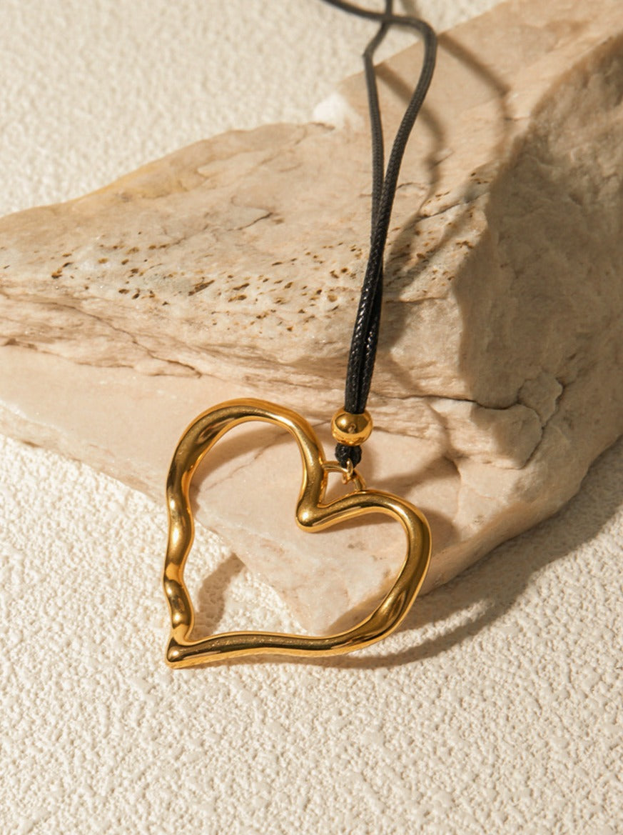 Collana con ciondolo a forma di cuore in acciaio inossidabile