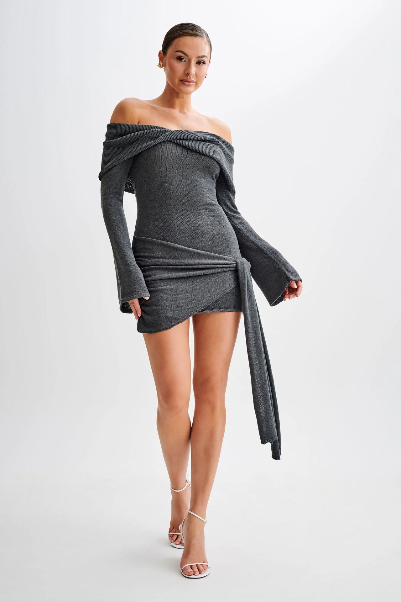 Abito da donna in maglia testurizzata con spalle scoperte
