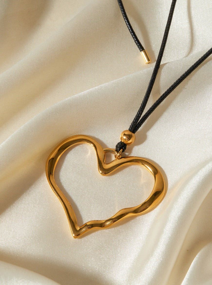 Collana con ciondolo a forma di cuore in acciaio inossidabile