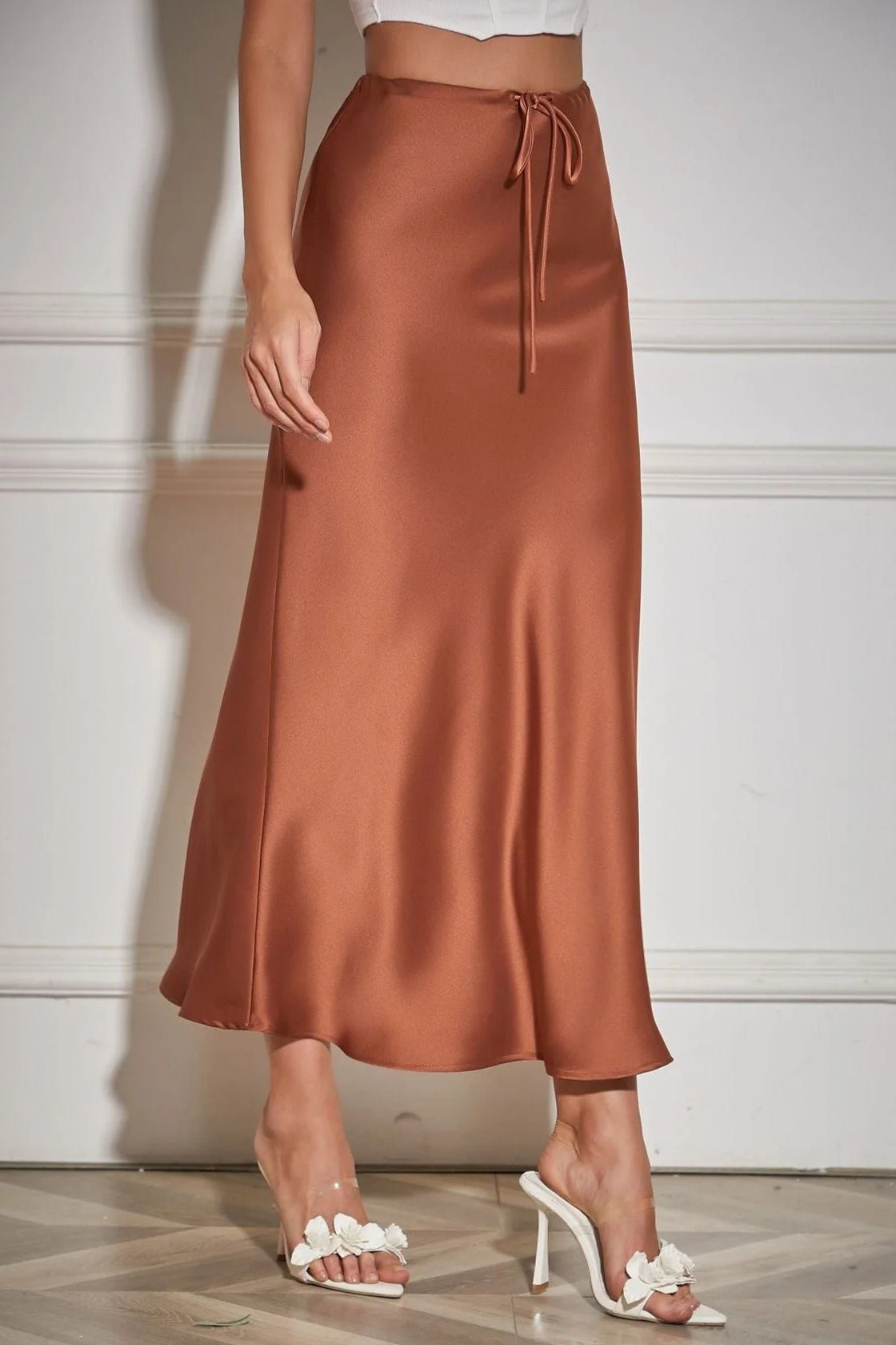 Gonna lunga con cintura in terracotta