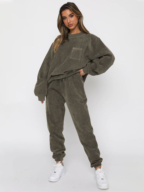 Set da salotto casual strutturato per weekend rilassati