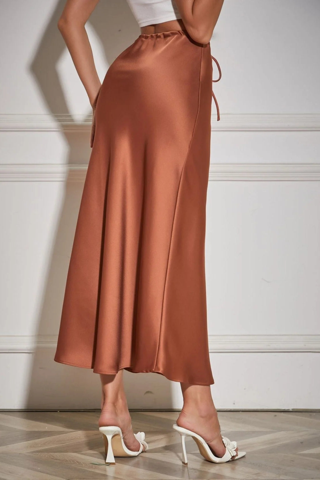 Gonna lunga con cintura in terracotta