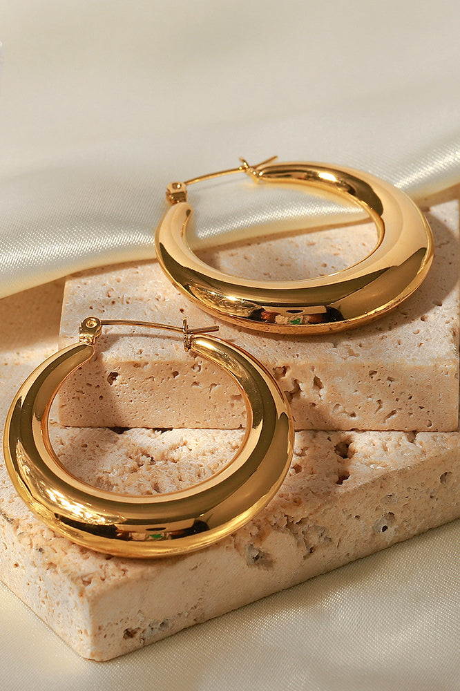 Eleganti orecchini a cerchio in oro da donna