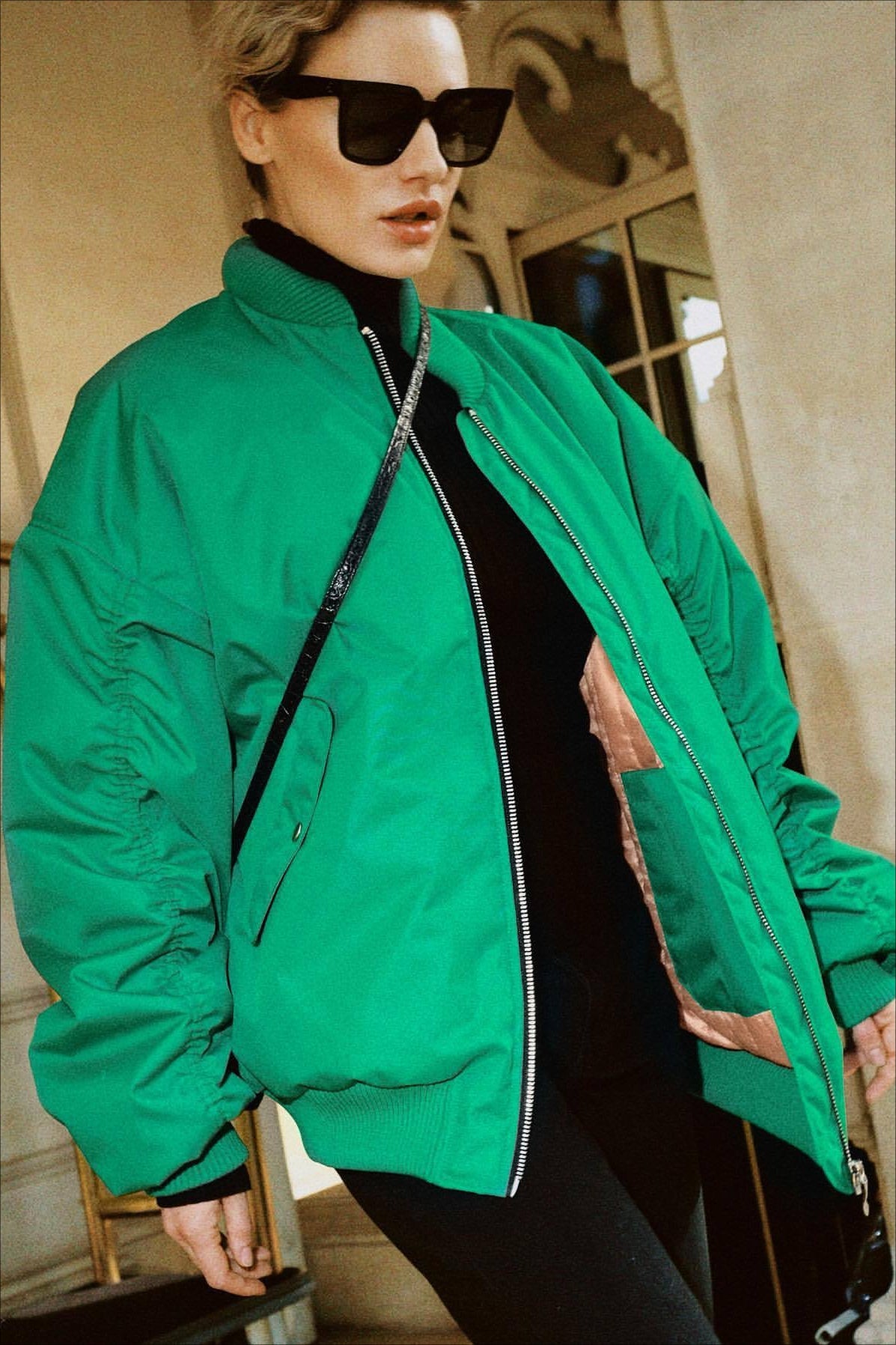 Giubbotto bomber oversize urbano alla moda