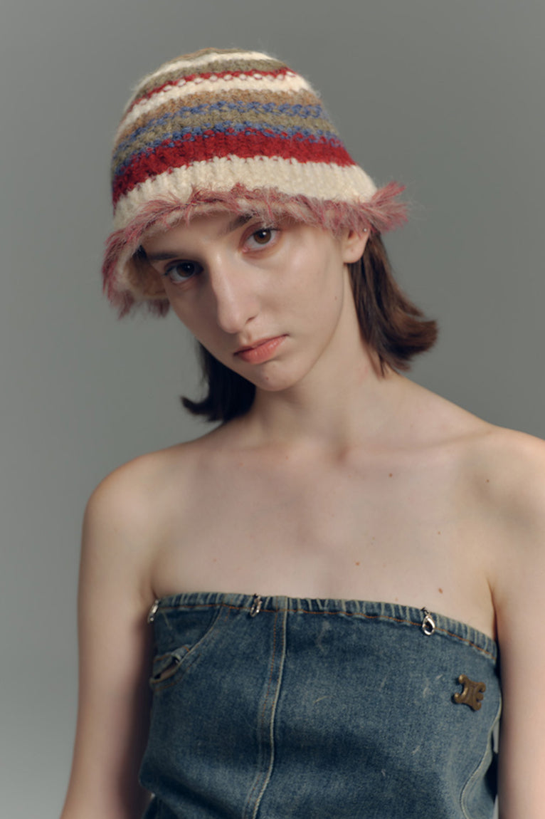 Cappello a secchiello a righe