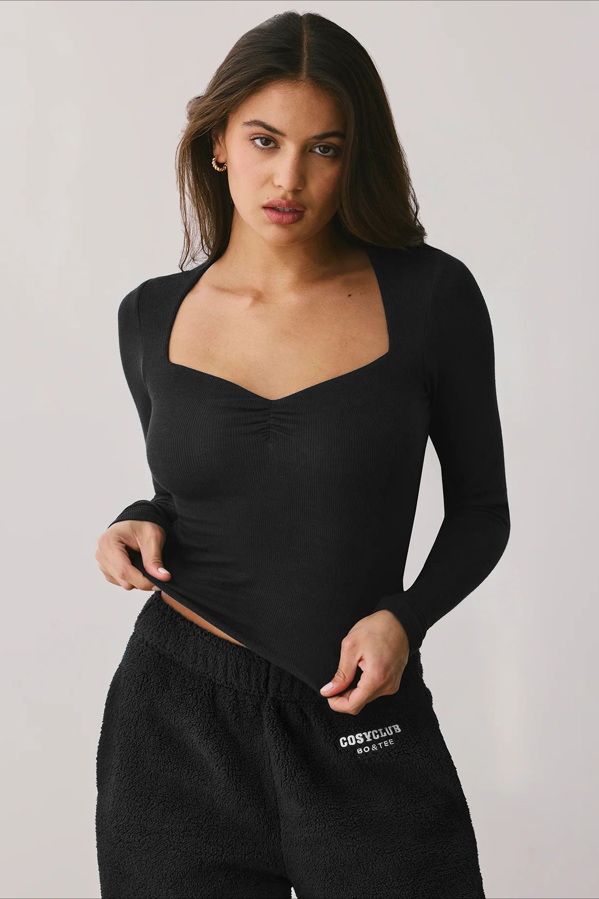 Maglione donna a collo quadrato a coste slim fit