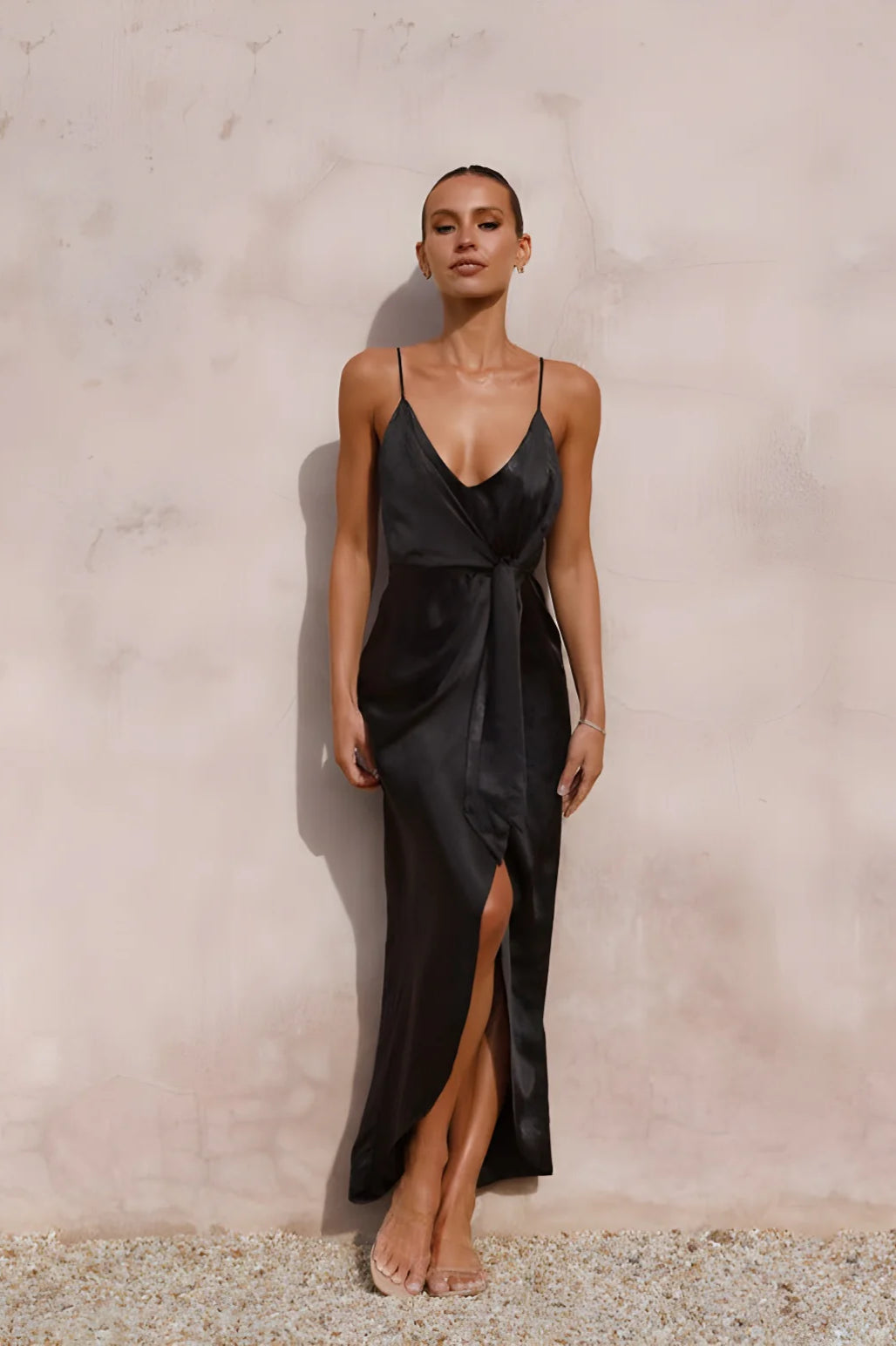 Elegante abito francese senza maniche con scollo a V
