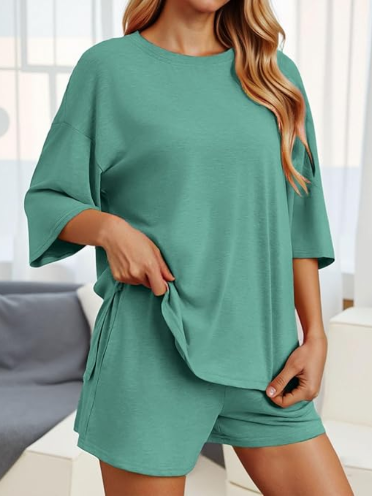 Completo da salotto morbido ed elasticizzato da donna: comodo ed elegante completo da 2 pezzi 