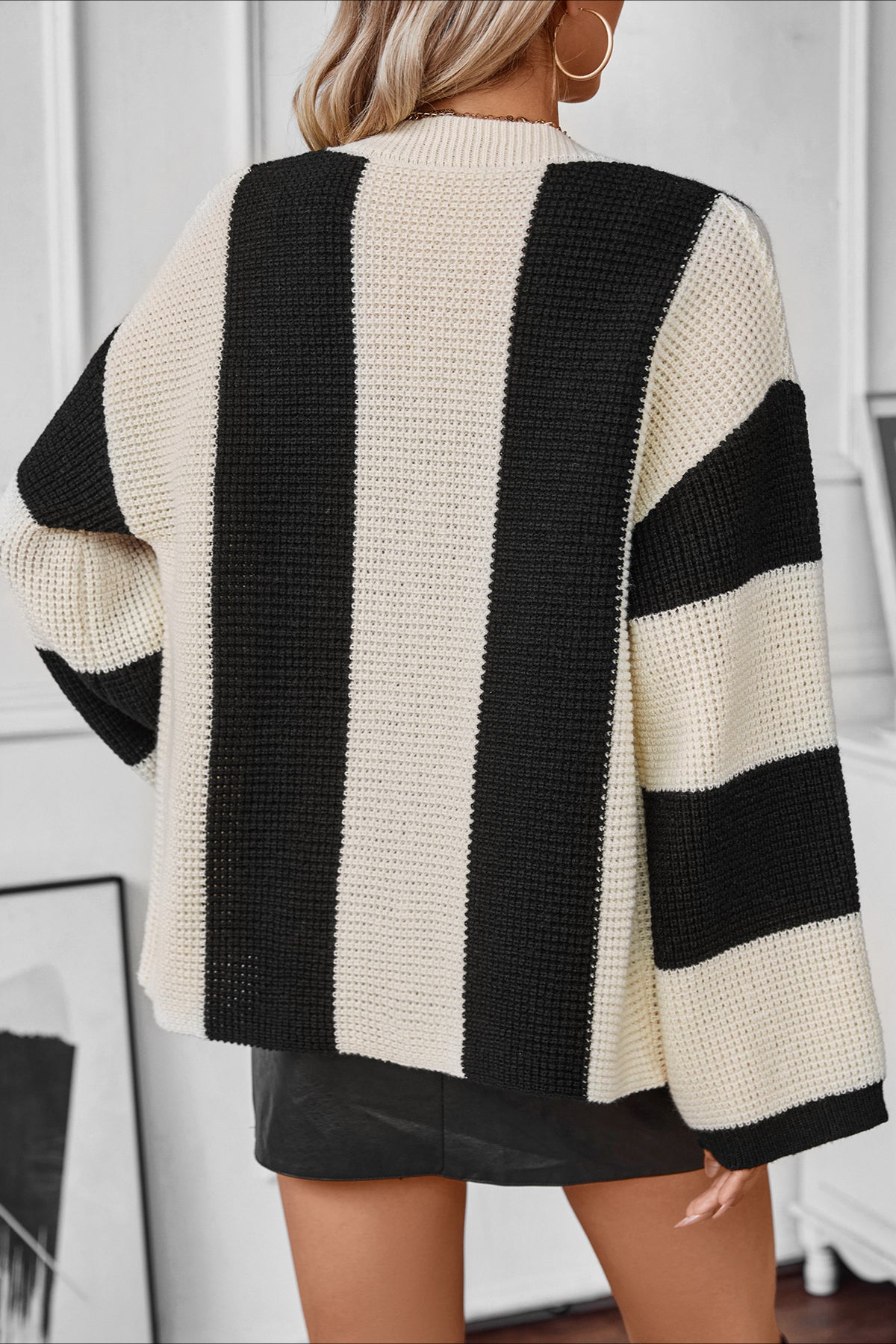 Cardigan elegante a righe con scollo a V e bottoni, a maniche lunghe 