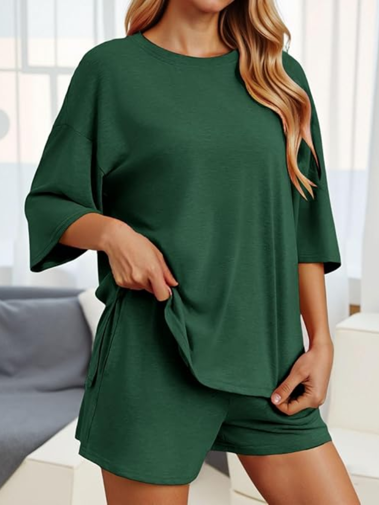 Completo da salotto morbido ed elasticizzato da donna: comodo ed elegante completo da 2 pezzi 