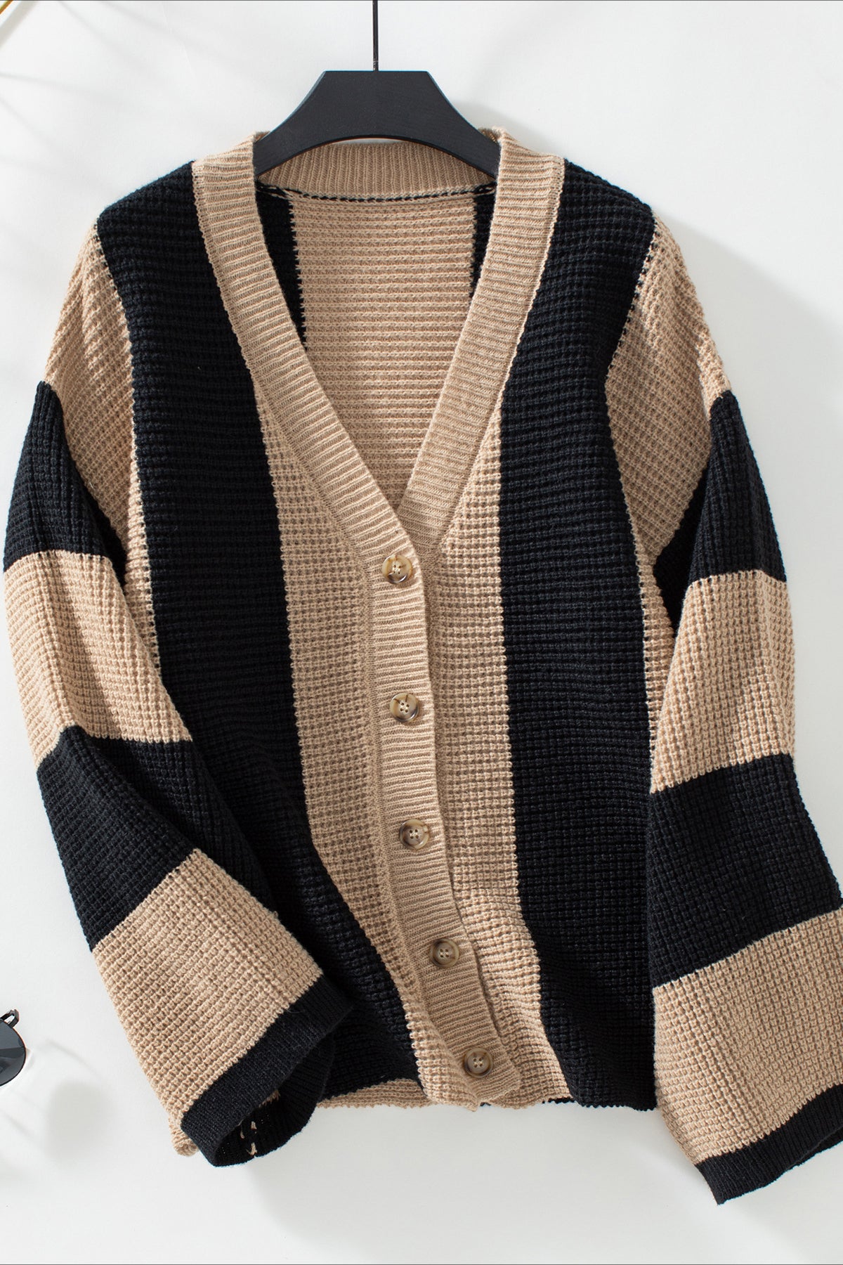 Cardigan elegante a righe con scollo a V e bottoni, a maniche lunghe 