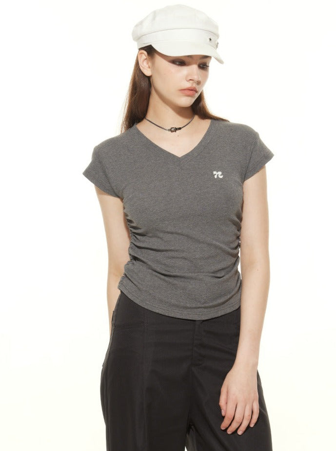 Top slim basic grigio scuro con scollo a V 