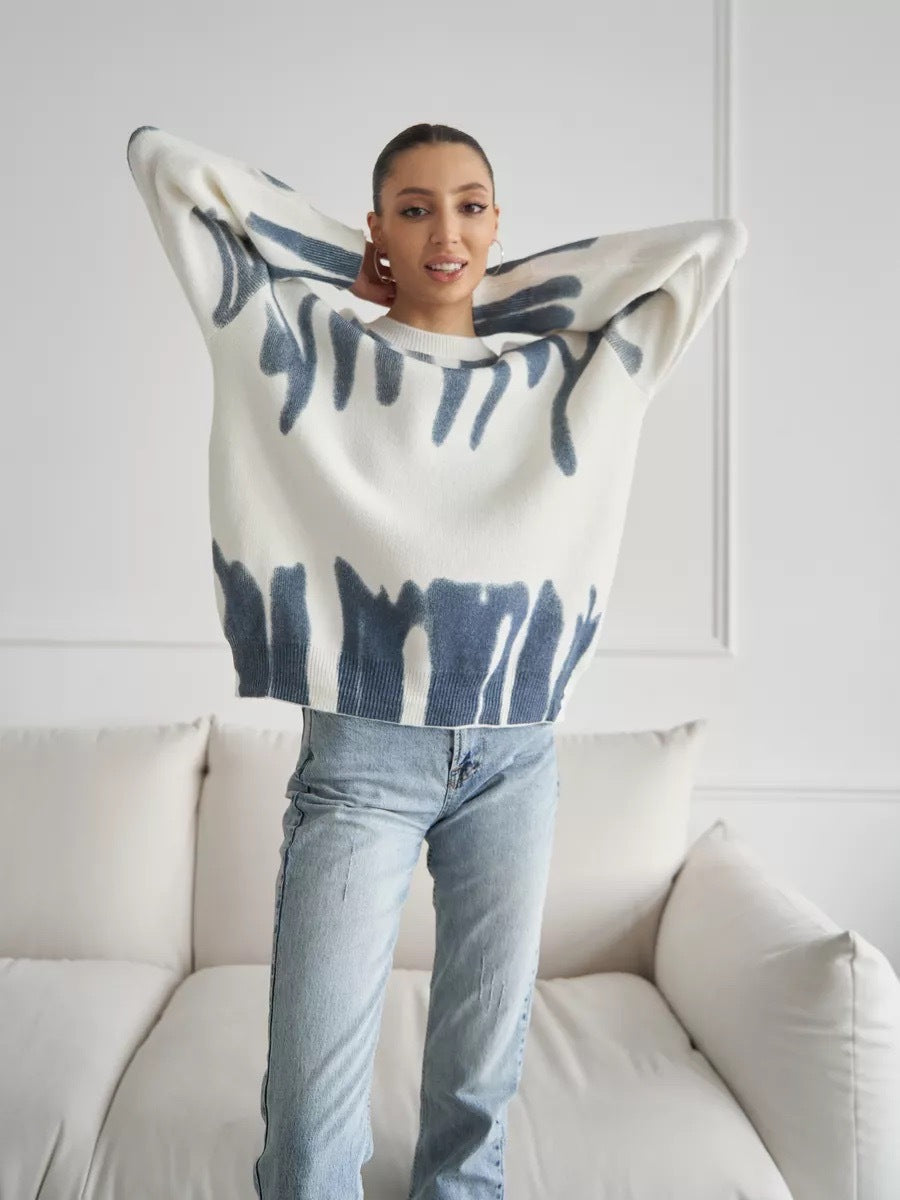 Women's oversized sweater - Modern print knitted sweater with round neckline