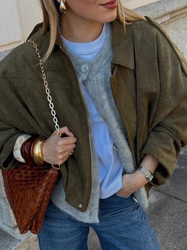 Serie di Giacche Bomber con Bordi in Pelle Scamosciata